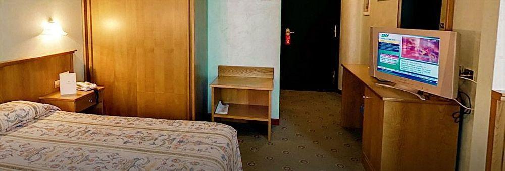 Santacroce Meeting Hotel 4*